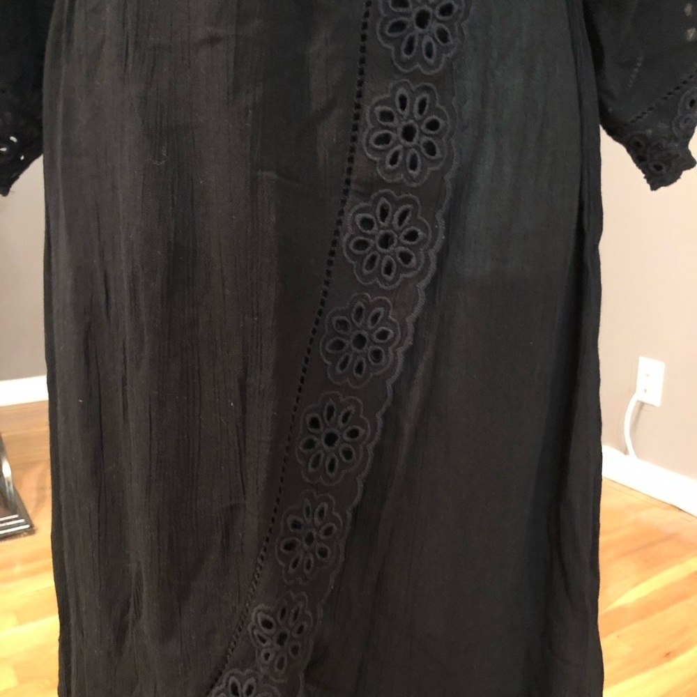 🌻 4/$25 - Black Kimono Eyelet Faux Wrap Dress - Picture 4 of 5